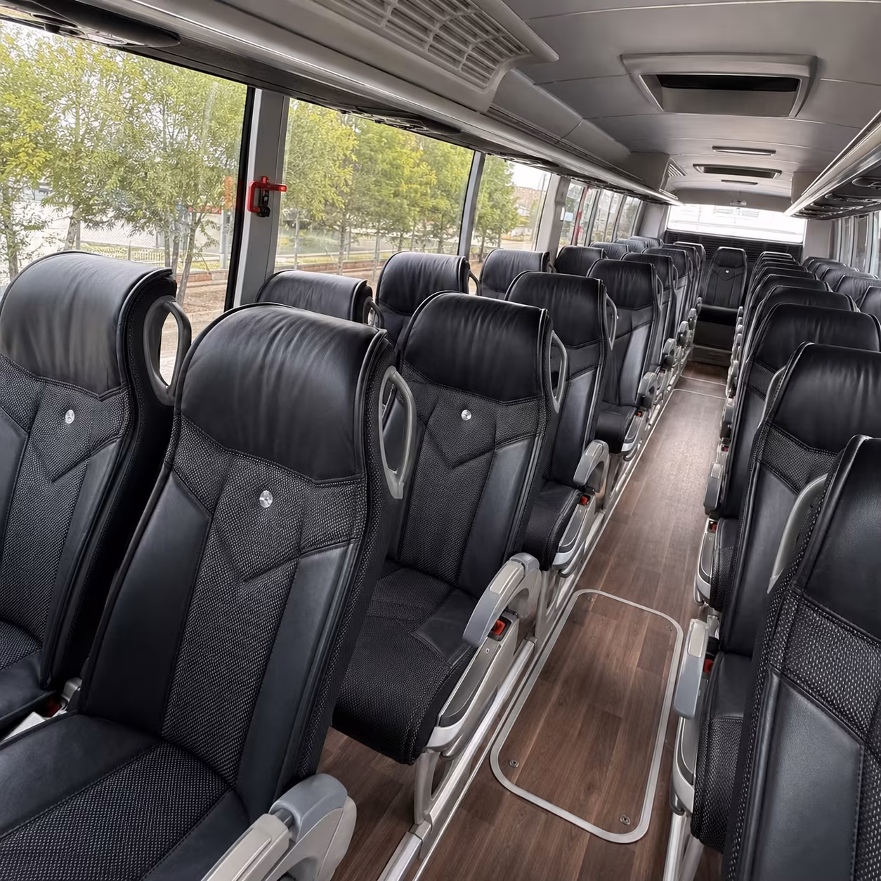 airport transfers for jblm conventions and large groups across pierce county